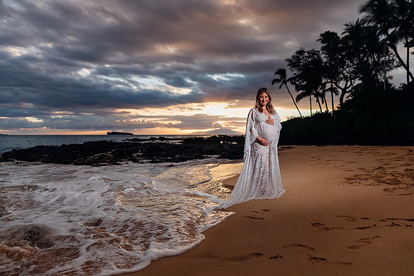 Madelynne Lorraine shooting for Moorea Thill Photography