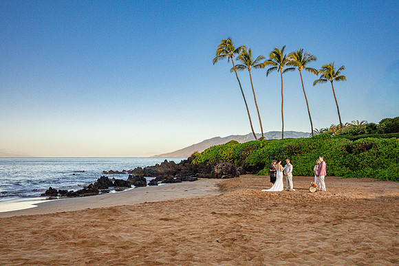 WebRes-Maui-Beach-Wedding-MaddyLPhoto-089
