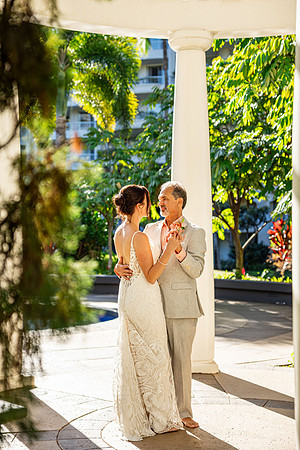 WebRes-Maui-Beach-Wedding-MaddyLPhoto-271