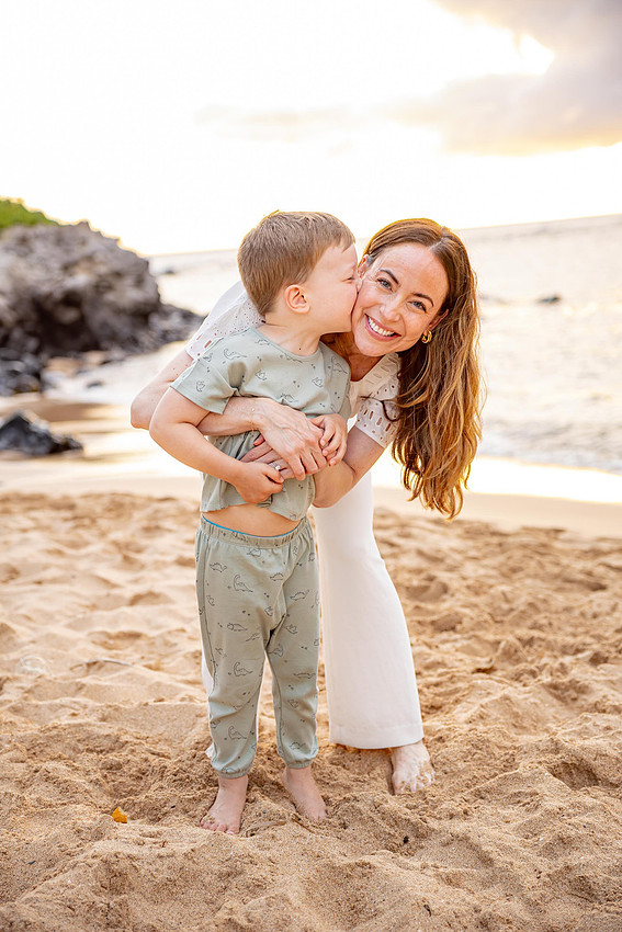 Variety of sunset portraits featuring a family with two young boys. Location: Napili Bay, Maui, Hawaii. 