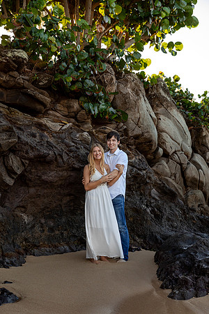 Maui-Beach-Proposal-Session-Madelynne-Lorraine-002