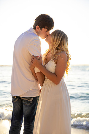 Maui-Beach-Proposal-Session-Madelynne-Lorraine-011