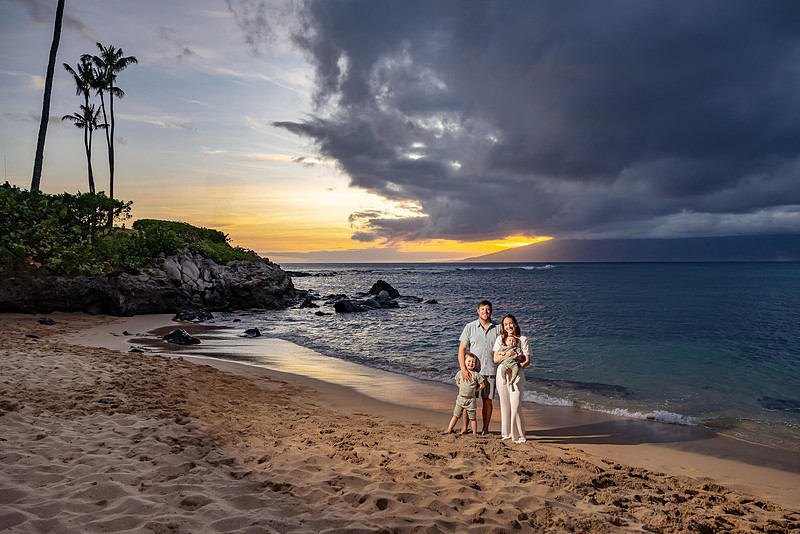 Variety of sunset portraits featuring a family with two young boys. Location: Napili Bay, Maui, Hawaii. 