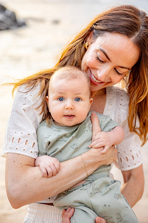 Variety of sunset portraits featuring a family with two young boys. Location: Napili Bay, Maui, Hawaii. 