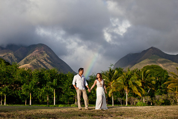 rainbow over hawaii mountains, elopement, dramatic and colorful portraits