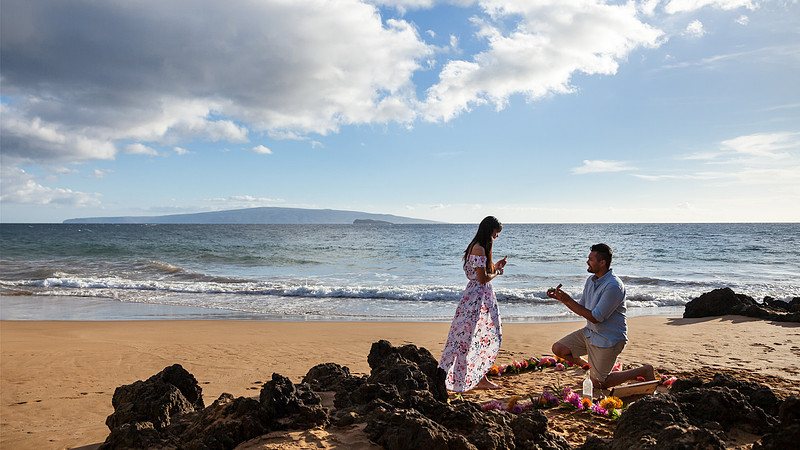 Maui-Beach-Proposal-Engagement-Session-001