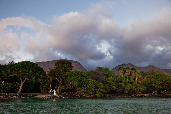 destination-wedding-photographers-hawaii-maui-olowalu-0341