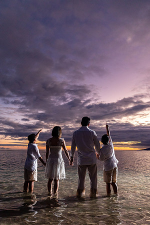 sunset creative flash family portraits baby beach lahaina maui